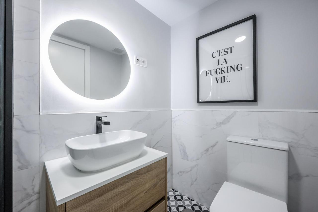 Atico Reformado Con Terraza En Lavapies Apartment Madrid Ngoại thất bức ảnh